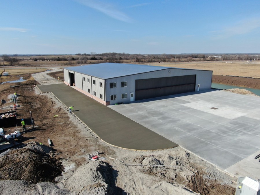 pre-engineered metal building contractors installing building pre-engineered metal building contractors installing building