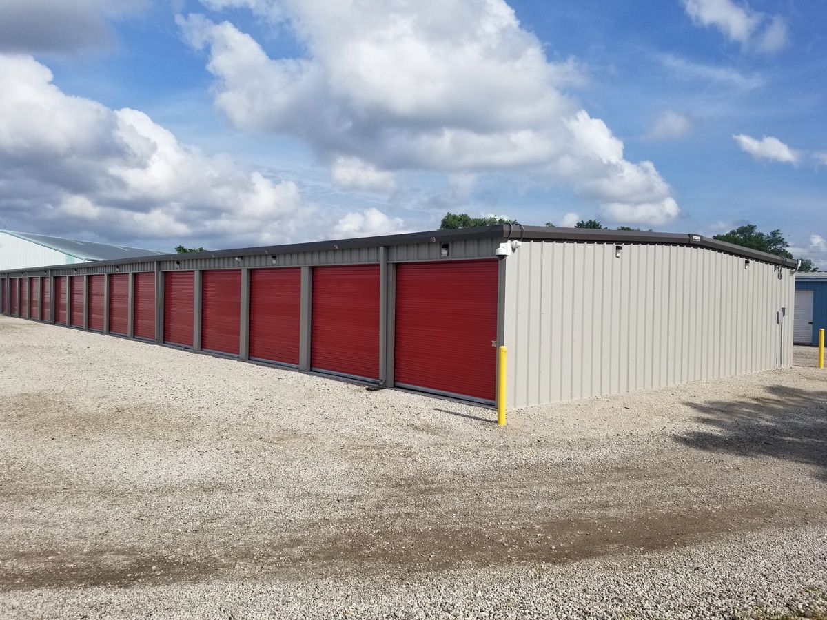 storage until building with security cameras