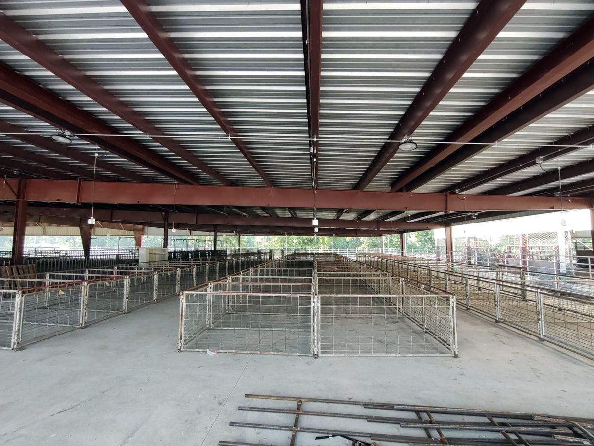 animal stalls at indoor arena