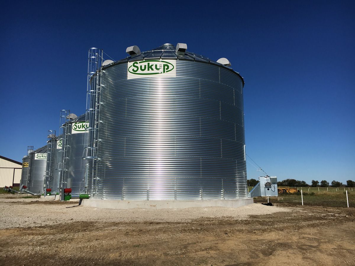 sukup grain bins erected